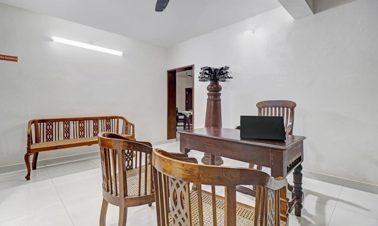 Treebo Backpackers Inn Kochi Extérieur photo